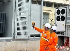 Sạc lúc điện dư, xả khi thiếu: Pin lưu trữ 'cứu nguy' lưới điện giờ cao điểm